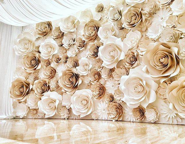 Flower walls: scenografie floreali tra architettura e natura - Weddings